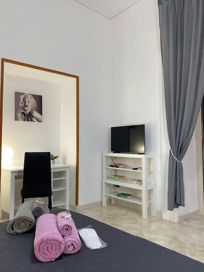 De Lollis Apartments Naples Italy