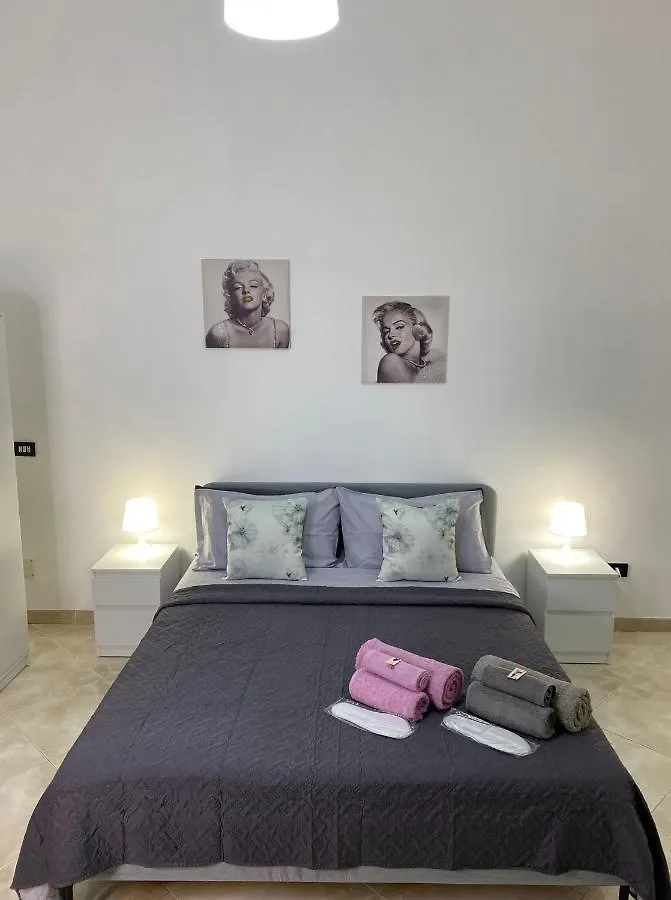 De Lollis Apartments Naples