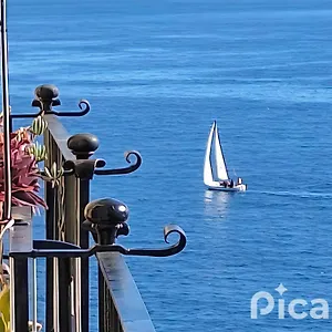 Marea Vista Capri Apartment